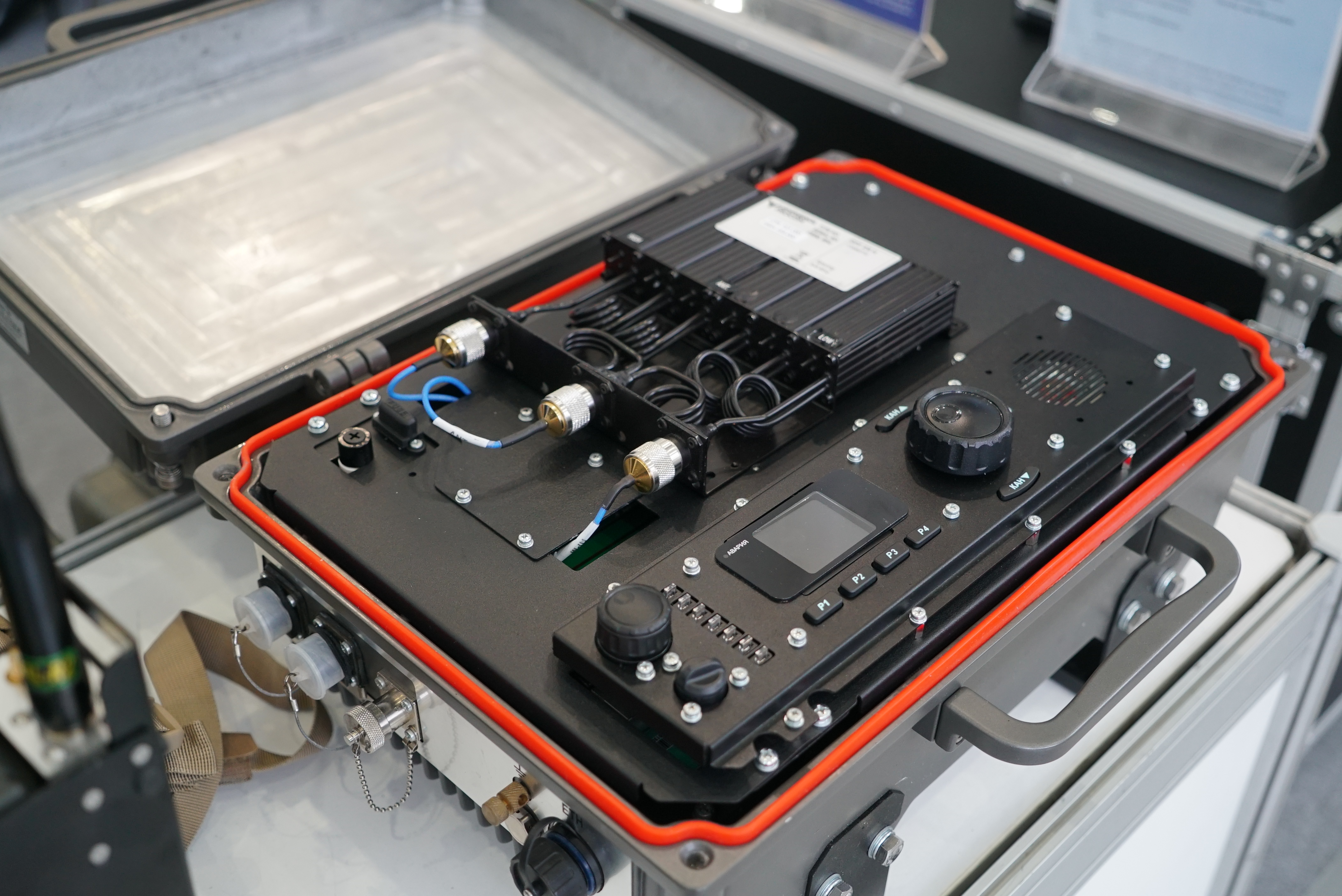 «Уральские заводы» разработали для Росгвардии ретранслятор в уличном исполнении 